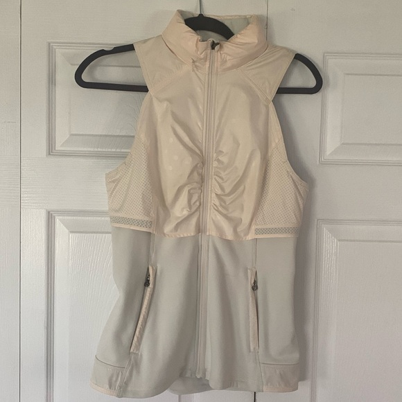 LULULEMON sx 6 cream fitted vest w/tuck away toggled closed hood w/ponytail slit - Picture 1 of 11